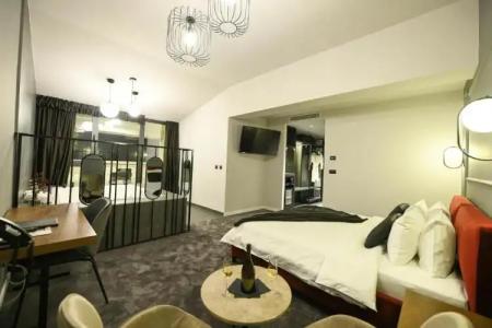 Boscovich Boutique - 21