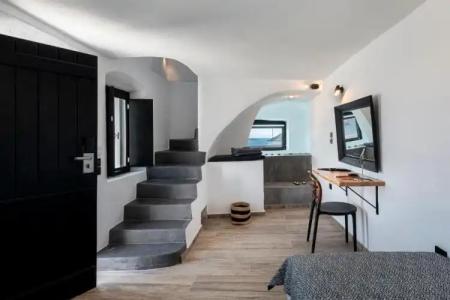 Pearl of Caldera Oia - Boutique by Pearl Collection - 163