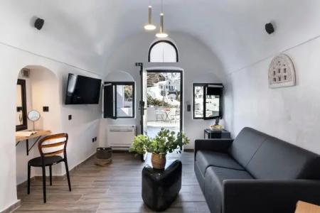 Pearl of Caldera Oia - Boutique by Pearl Collection - 131