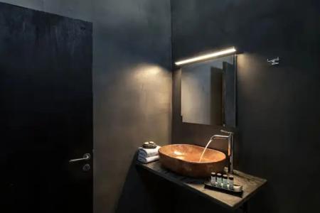 Pearl of Caldera Oia - Boutique by Pearl Collection - 190