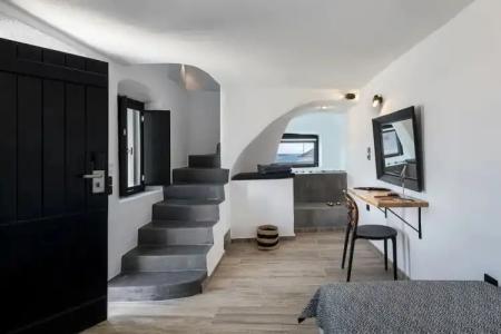 Pearl of Caldera Oia - Boutique by Pearl Collection - 178