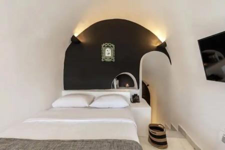 Pearl of Caldera Oia - Boutique by Pearl Collection - 238