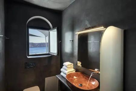 Pearl of Caldera Oia - Boutique by Pearl Collection - 8