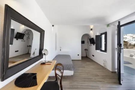 Pearl of Caldera Oia - Boutique by Pearl Collection - 177