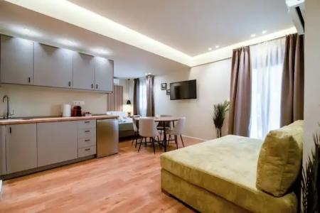 Still Athens - 211