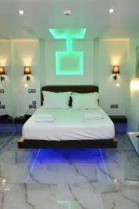 Athens Starlight - 144