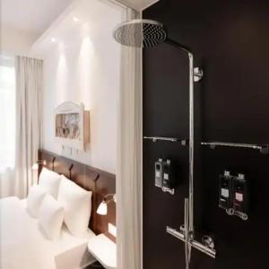 Ruby Leni Dusseldorf - 50