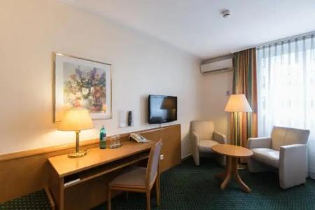 Belmont Classic - 30