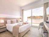 1 Bedroom Double Suite with mountain view