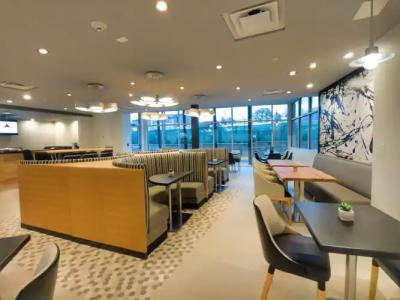 Radisson Atlanta Airport - 11