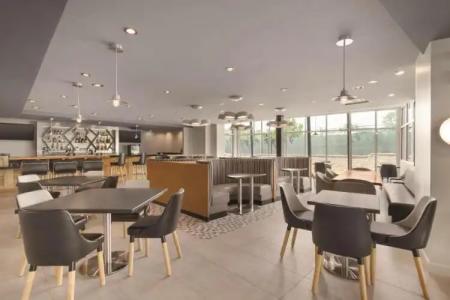 Radisson Atlanta Airport - 4