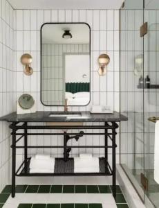 Woodlark Portland - 60