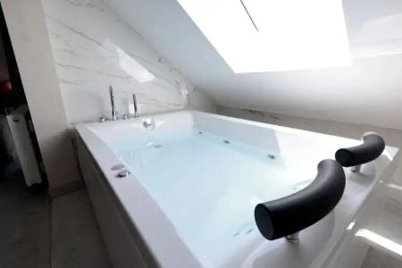 mustang suite - 16