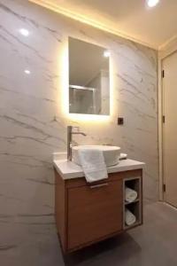 mustang suite - 100