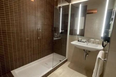 ON ALETA ROOM designed for adults - 10