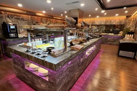 ON ALETA ROOM designed for adults - 14