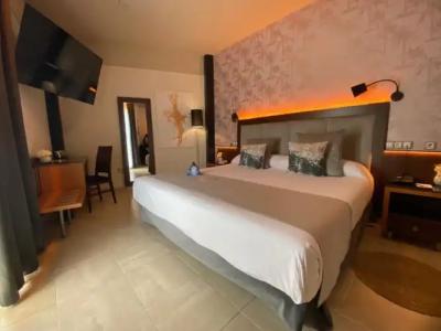 ON ALETA ROOM designed for adults - 75