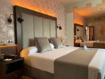 ON ALETA ROOM designed for adults - 89