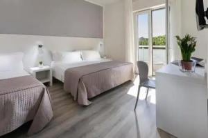 HOTEL ZANARINI in centro a, Riccione