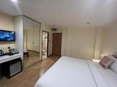 V Check inn Sukhumvit 22 - 99