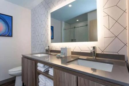TRYP by Wyndham Orlando - 8
