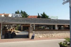 Tribunj - Hotels