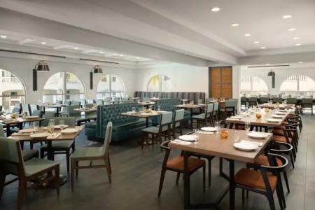 DoubleTree By Hilton A Coruña - 21