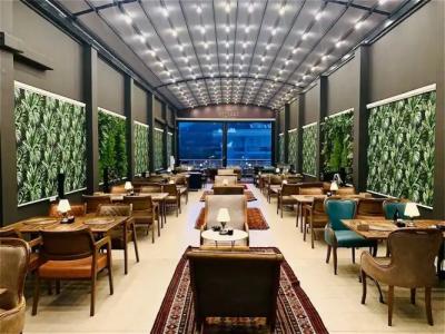 ESQUIRES and LOUNGES - 21