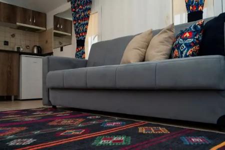 ESQUIRES and LOUNGES - 55