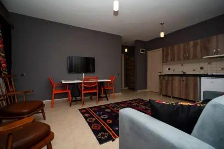 ESQUIRES and LOUNGES - 16