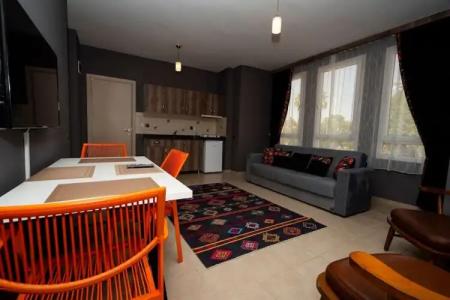 ESQUIRES and LOUNGES - 73