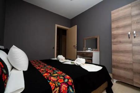 ESQUIRES and LOUNGES - 54