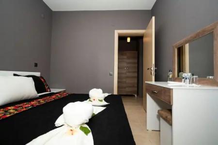 ESQUIRES and LOUNGES - 50