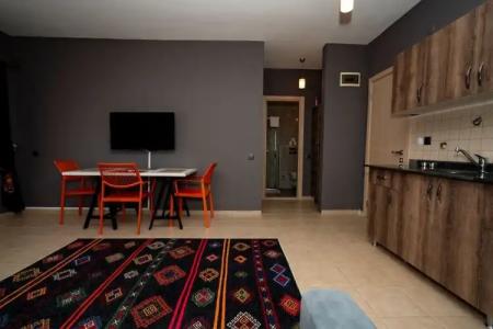 ESQUIRES and LOUNGES - 72