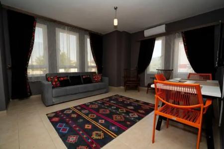 ESQUIRES and LOUNGES - 17