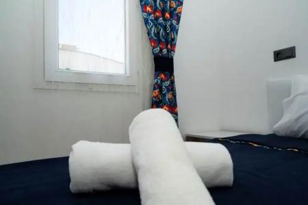 ESQUIRES and LOUNGES - 49