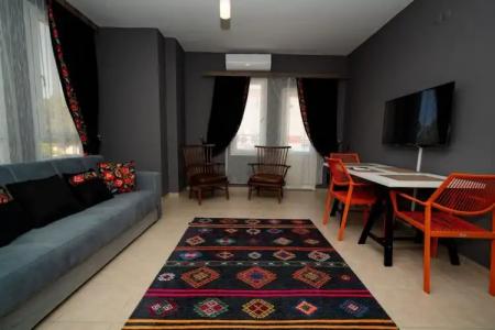 ESQUIRES and LOUNGES - 15