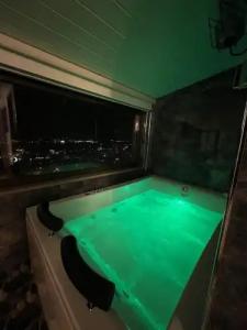 Class Bosphorus With Jacuzzi - 12