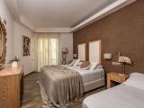 Classic Triple room with balcony