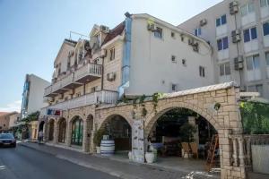 Hotel Pod Lozom, Budva