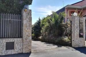 La Rocca del Gelsomino, Viagrande