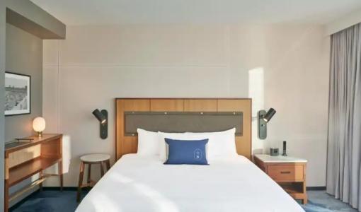 Sable At Navy Pier Chicago, Curio Collection By Hilton - 56