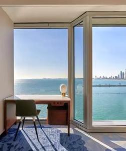 Sable At Navy Pier Chicago, Curio Collection By Hilton - 95