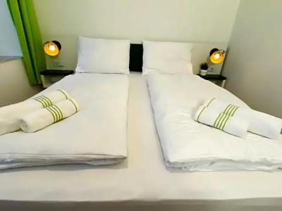 bestprice Aachen Hauptbahnhof - 12