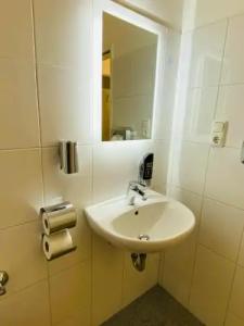 bestprice Aachen Hauptbahnhof - 8