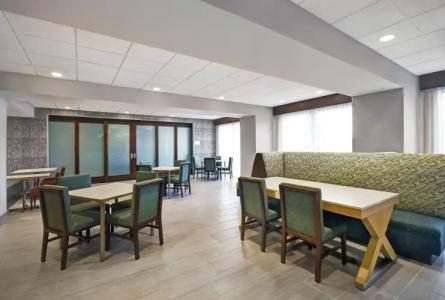 Hampton Inn Las Vegas Strip South, NV 89123 - 34