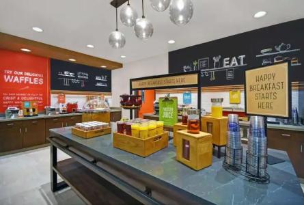 Hampton Inn Las Vegas Strip South, NV 89123 - 11