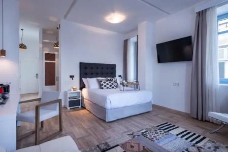 Shapes Luxury Suites - 50