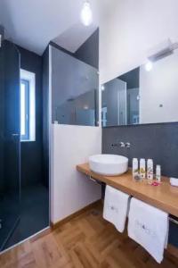 Shapes Luxury Suites - 9