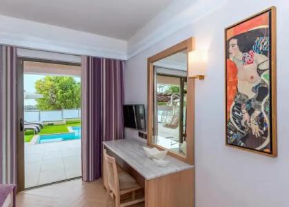 Porto Platanias Beach Resort & Spa - 4